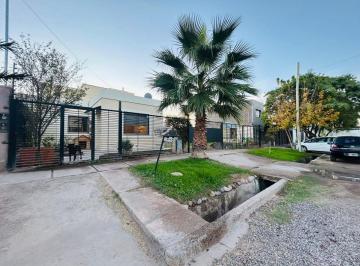 Casa · 150m² · 7 Ambientes · 1 Cochera · Casa en B° Cerrado 4 Dorm. C/ Quincho Guaymallén