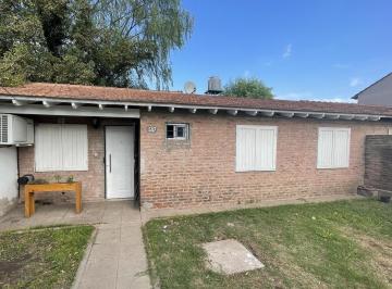 Casa · 90m² · 3 Ambientes · Casa en San Juan Al 2300, Barrio Los Aromos, Cañuelas