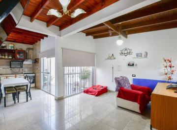 PH · 88m² · 4 Ambientes · 1 Cochera · PH en Venta en La Plata 3 Dorm. con Cochera