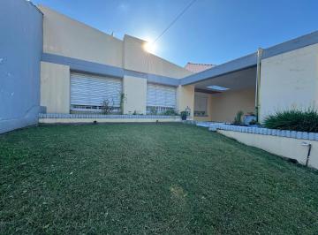 Casa · 100m² · 4 Ambientes · 1 Cochera · Casa 4 Ambientes Alquiler - Padua