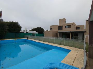 Casa · 550m² · 12 Ambientes · 4 Cocheras · Casa en Venta en La Morada, Patio, Pileta y Quincho, Apta Hipotecario