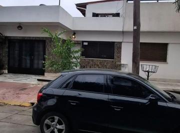 Departamento de 3 ambientes, Córdoba · Alquiler Oficina/local de 2 Plantas, B° Cerro de Las Rosas!