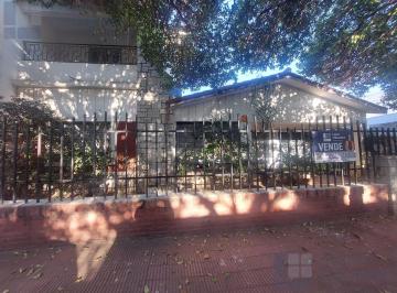 Casa · 289m² · 8 Ambientes · 4 Cocheras · Gran Terreno con Dos Casas y Galpón Barrio Colon