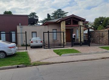 Local comercial de 8 ambientes, Malvinas Argentinas · Av Olivos 2000 Salón Para Eventos + Casa (Zona Direct Tv Arena y Olivos Golf)