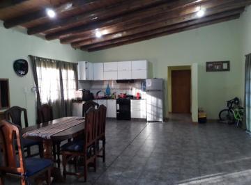 Casa · 231m² · 3 Ambientes · En Las Paredes Casa en Barrio Cerrado