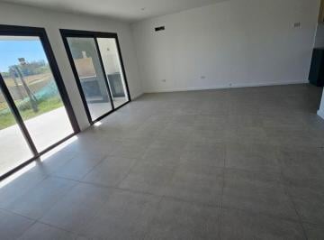 Casa · 130m² · 5 Ambientes · 2 Cocheras · Acquavista 3 Dorm. Al Mejor El Precio!
