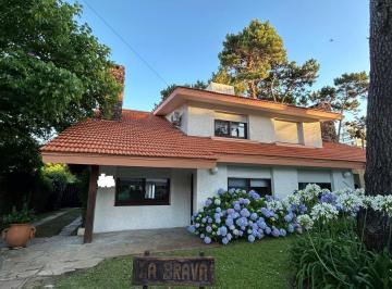 Casa · 170m² · 4 Ambientes · Casa en Aidy Grill
