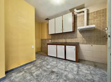 general-san-martin-jose-leon-suarez-alquiler-ph-3-ambientes · PH de 3 Ambientes con Patio
