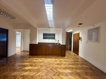 Oficina comercial · 251m² · 8 Ambientes · Excelente Oficina en Paraguay y Talcahuano. Piso con Amplios Despachos y Sala. Dos Alas Separables.