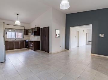 Casa · 153m² · 5 Ambientes · Venta/permuta Casa 2 Dorm. con Jardín y Pileta Altura Av Illia Al 500 Funes