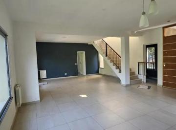Casa · 280m² · 5 Ambientes · 7 Cocheras · Casa en Alquiler en Santa Catalina, Tigre