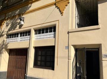 PH · 1m² · 3 Ambientes · Larrañaga 700. PH 3 Ambientes Al Frente con Garage.