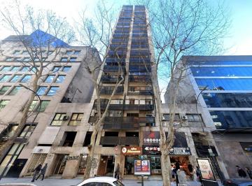 Departamento · 72m² · 4 Ambientes · 1 Cochera · Departamento de 4 Amb. Apto Profesional. cochera. frente