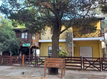 Casa · 3 Ambientes · 1 Cochera · Venta en Block Casa, Departamentos y Duplex