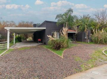 Casa · 190m² · 4 Ambientes · 3 Cocheras · Casa 4 Ambientes Pileta C/cascada Parque y Quincho