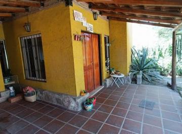 Casa · 170m² · 5 Ambientes · Vendo Casa en Unquillo, 4 Habitaciones, Pileta, Oportunidad!