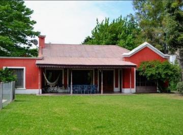 Casa · 250m² · 4 Ambientes · 4 Cocheras · Casa en Venta en Cuba Villa de Mayo, Malvinas Argentinas, G. B. a. Zona Norte