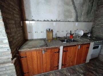 Casa · 212m² · 2 Ambientes · 1 Cochera · Casa de 1 Dormitorio, Planta Baja