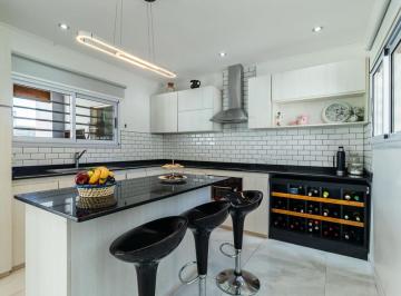Casa · 115m² · 3 Ambientes · 1 Cochera · Casa en Venta - El Pato