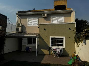 Casa · 64m² · 3 Ambientes · Casa en Venta - 2 Dorm. 2 Baños - Tolosa