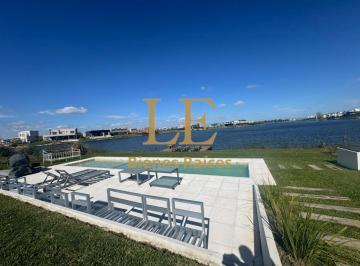 Casa · 240m² · 4 Ambientes · 2 Cocheras · Venta de Casa en El Naudir a La Laguna