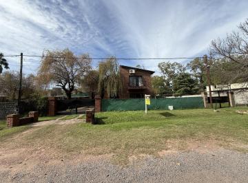 Casa · 170m² · 5 Ambientes · 2 Cocheras · Casa en Venta 3 Dorm., Jardín, Cochera - Funes