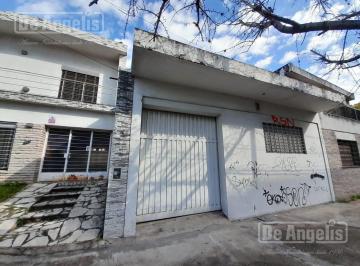 Oficina comercial · 300m² · 3 Cocheras · Local en Moron Sur