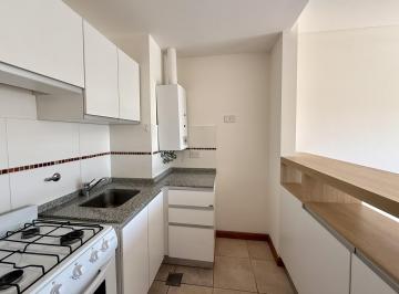 Cocina · Alquiler Departamento de 1 Dormitorio con Balcón Al Frente