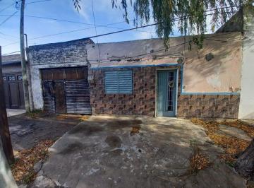 Casa · 110m² · 2 Ambientes · 1 Cochera · Alquiler Casa un Dorm en Barrio San Lorenzo