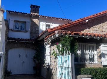 Casa · 138m² · 3 Ambientes · 1 Cochera · Venta Chalet Zona Guemes, a m del Shopping, Chalet Tipico Mdp, 3 Amb. Mas Dependencias Dobles