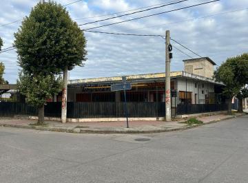 Local comercial · 300m² · 4 Ambientes · Local en Venta en Barrio Jorge Newbery. 300 m²