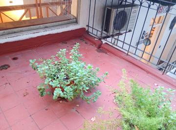 PH de 4 ambientes, Recoleta · Excelente PH con 4 Ambientes (2 Dorm.) y Terraza - Expensas Bajas
