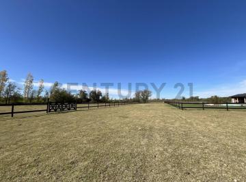 Terreno · 5000m² · Century 21 López Vende Lote en Country Rural “sauce Viejo” en Tunuyán, Mendoza.