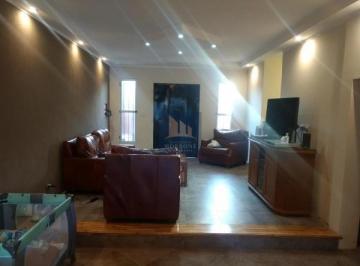 Casa · 170m² · 5 Ambientes · Alquiler Moderna Casa 2 Plantas con 3 Dorm., Av Gral Arenales 1000 - Banfield Este