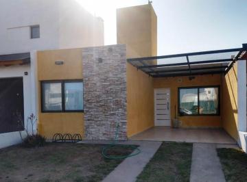 Casa · 125m² · 5 Ambientes · Casa en Venta Bo Manantiales