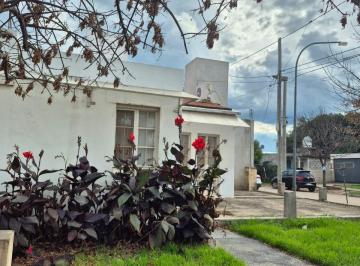 Casa de 3 ambientes, Córdoba · Venta Casa 2 Dorm. 2 Baños Bº Los Boulevares - Escritura