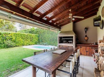 Casa · 181m² · 4 Ambientes · 1 Cochera · Casa en Barrio Privado La Araucaria Bella Vista