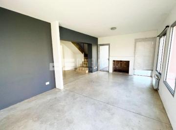 Casa · 140m² · 4 Ambientes · 2 Cocheras · Casa en Barrio Bermudas