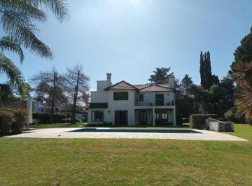 Casa · 272m² · 5 Ambientes · 2 Cocheras · Casa en Las Praderas de Lujan