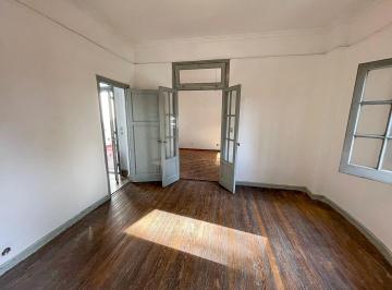 Casa · 130m² · 4 Ambientes · Alquiler Casa Dos Dorm. Planta Alta en Barrio Matheu