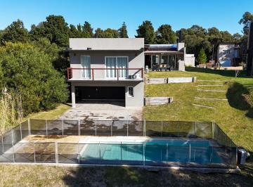 Casa · 190m² · 4 Ambientes · 1 Cochera · Casa en Venta en Costa Esmeralda Barrio Senderos 3