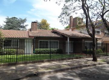 Casa de 4 ambientes, Hurlingham · Excelente Propiedad en La Mejor Zona de Hurlingham – Lote de 949 m²