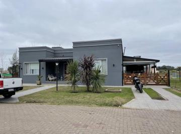 Casa de 5 ambientes, Cañuelas · Casa en Venta Lomas de Petion