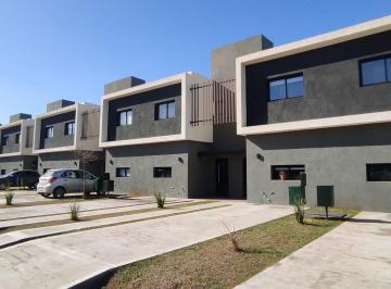 Casa · 90m² · 4 Ambientes · 1 Cochera · Casa Dúplex en Alquiler en El Aljibe, Pilar, G. B. a. Zona Norte