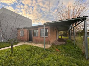 Casa · 79m² · 4 Ambientes · 2 Cocheras · Casa en Venta Dos Dorm. en Roldan
