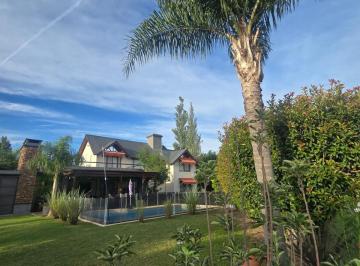 Casa de 5 ambientes, Pueblo Esther · Venta - Casa 3 Dorm. - Country Campos de Esther - Pueblo Esther
