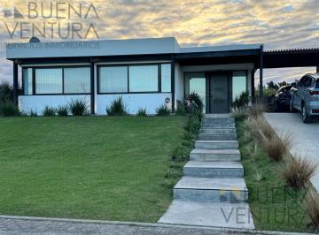 Casa · 187m² · 3 Dormitorios · 2 Cocheras · Casa en Villalobos