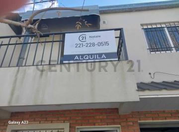 Departamento · 50m² · 2 Ambientes · Departamento en Alquiler – 1er Piso por Escalera, 1 Dormitorio con Balcón. La Plata