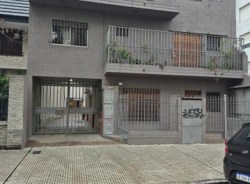 Departamento de 2 ambientes, Lomas de Zamora · Departamento 2 Amb Frente a Estacion Banfield Este en Alquiler