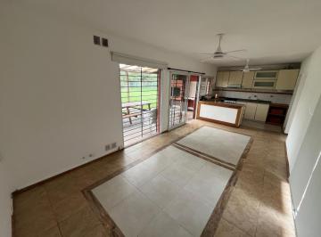 Casa · 800m² · 3 Ambientes · 1 Cochera · Casa en Alquiler en Roldan